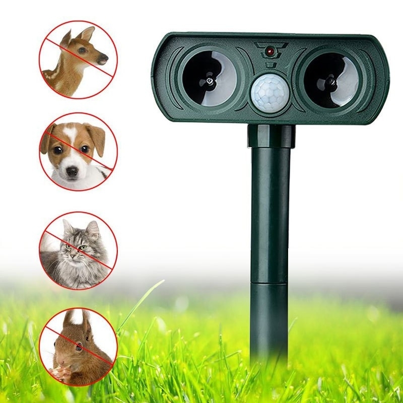 Solar animal repeller